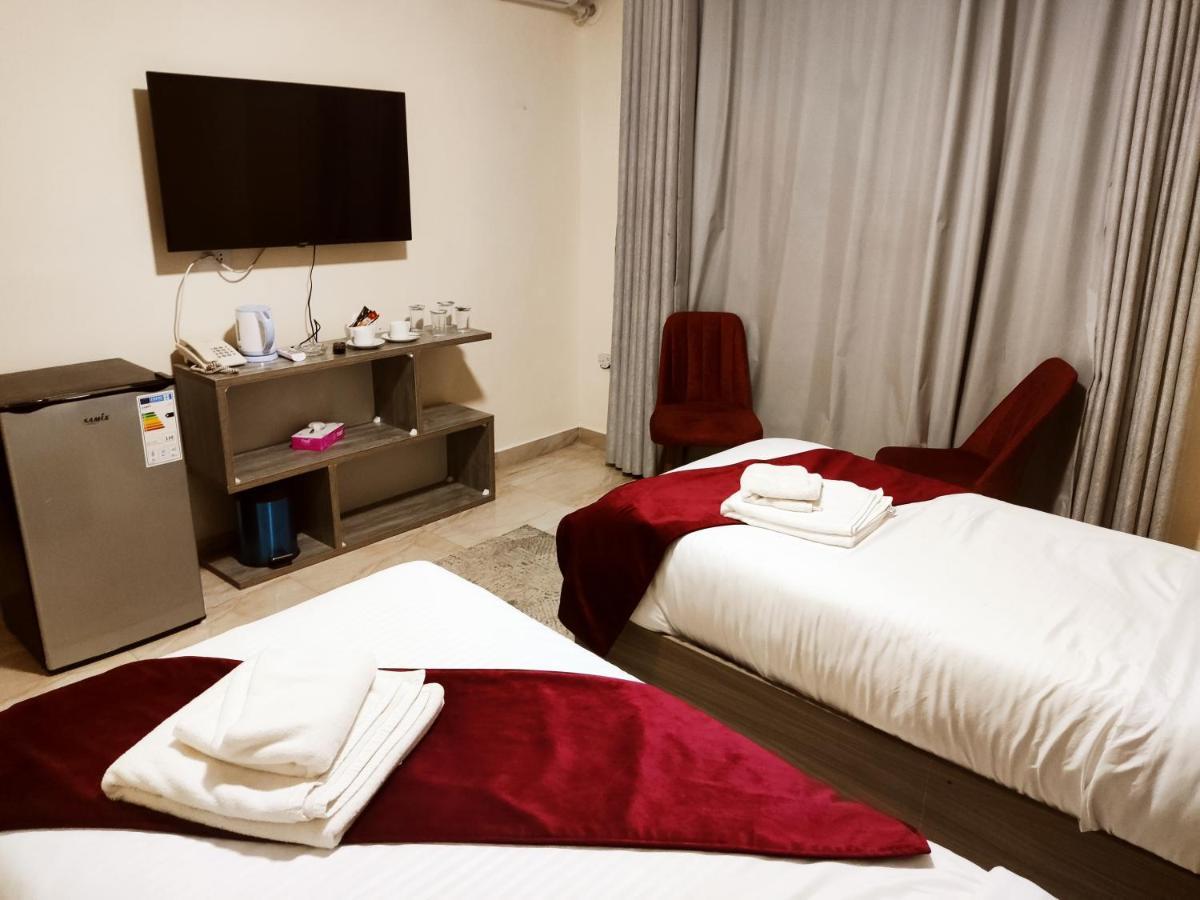 Golden Plaza Hotel 安曼 外观 照片