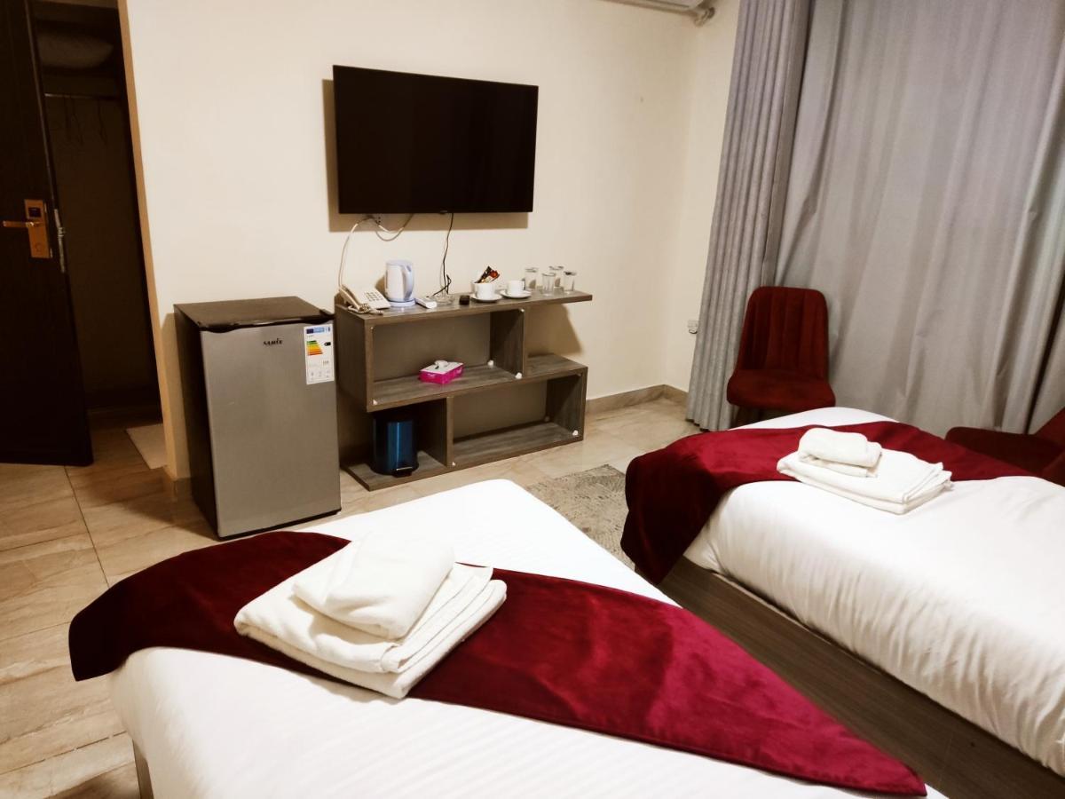 Golden Plaza Hotel 安曼 外观 照片